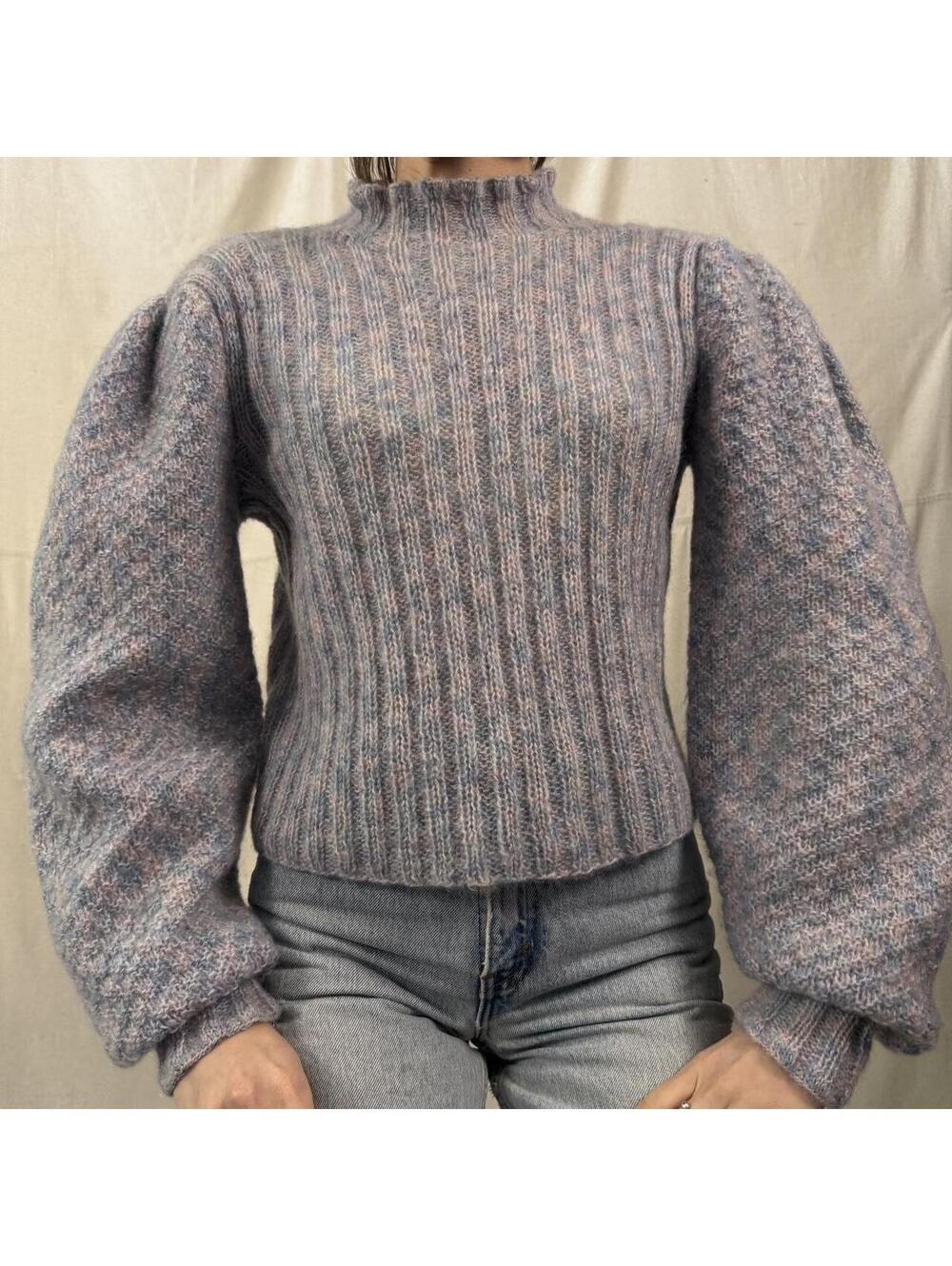 Vintage ribbed knit sweater in a soft heathered lavender/grey tone ballon sleeve